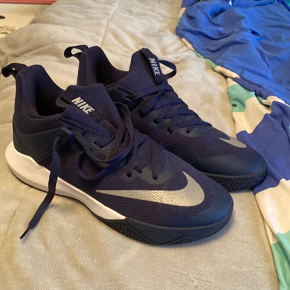 Nike Zoom Shift Basketball shoes